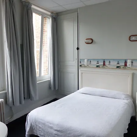 Victor Hugo 2* Amiens