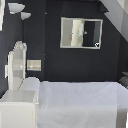 Victor Hugo Hotel 2*