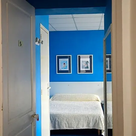 Victor Hugo Hotel 2*