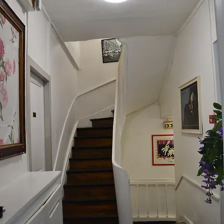 Victor Hugo 2* Amiens