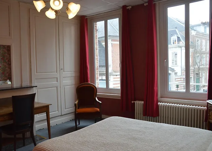 Victor Hugo 2* Amiens